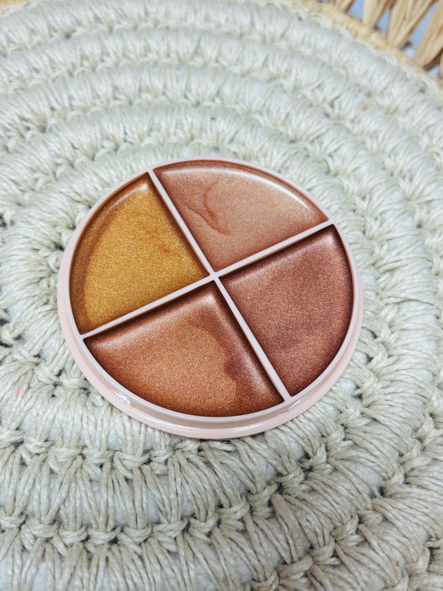 Nude Highlighter Palette