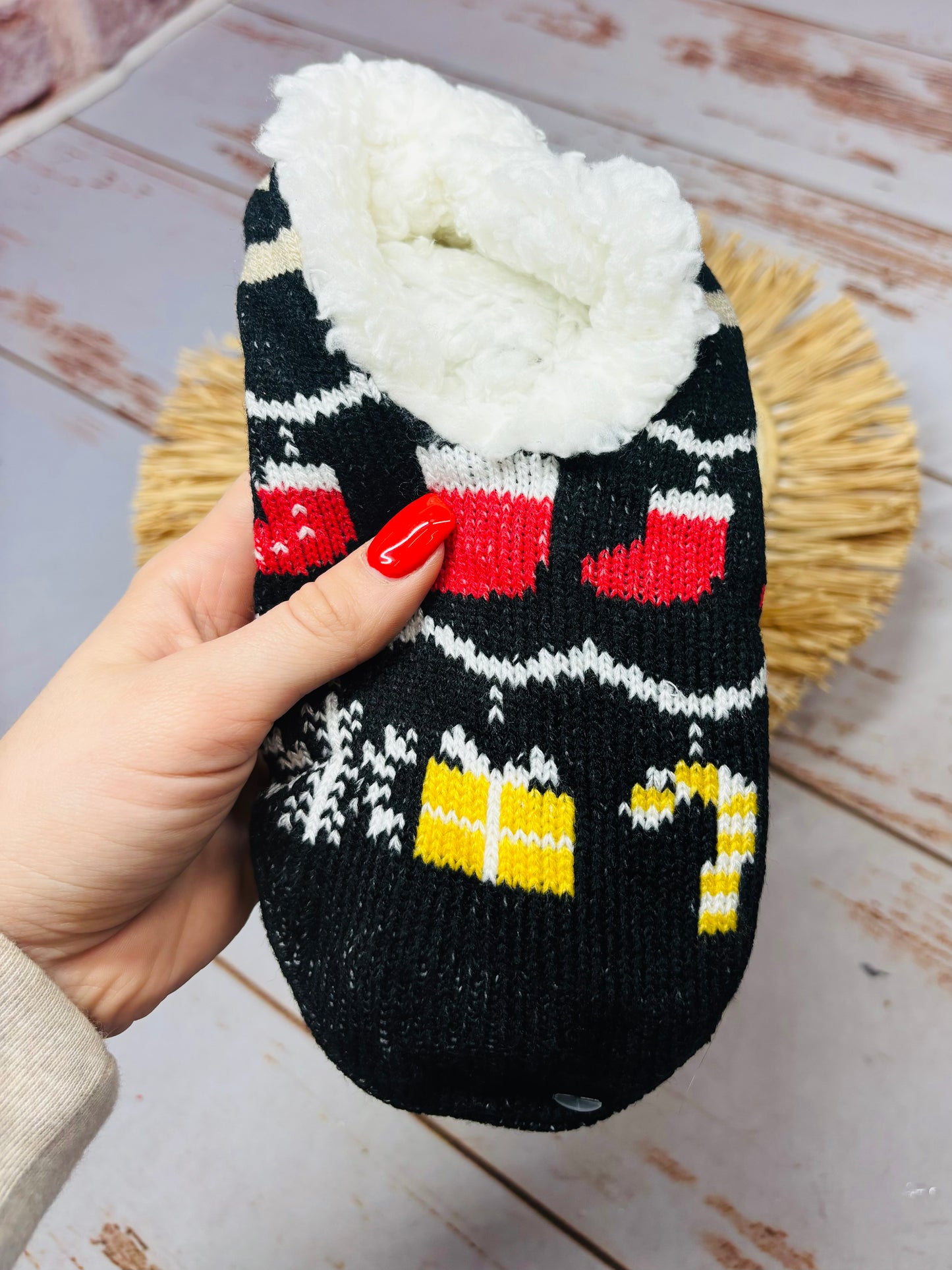 Holiday Lounge Slippers