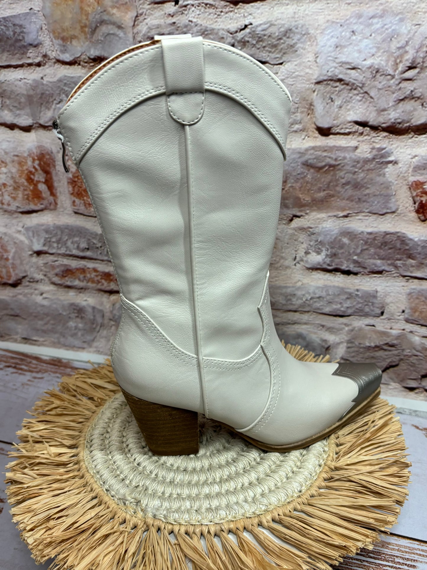Dakota cowboy boots