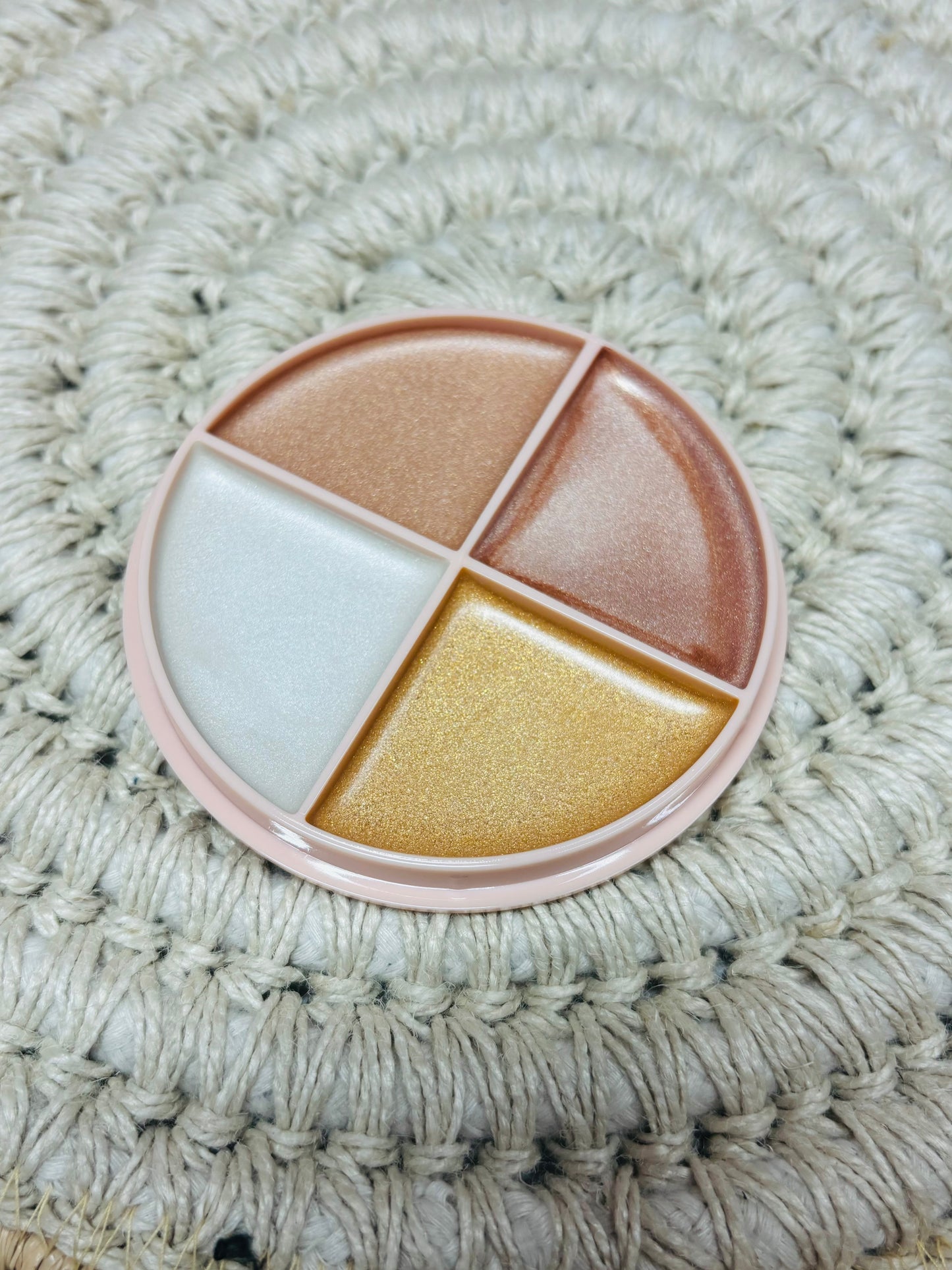 Nude Highlighter Palette