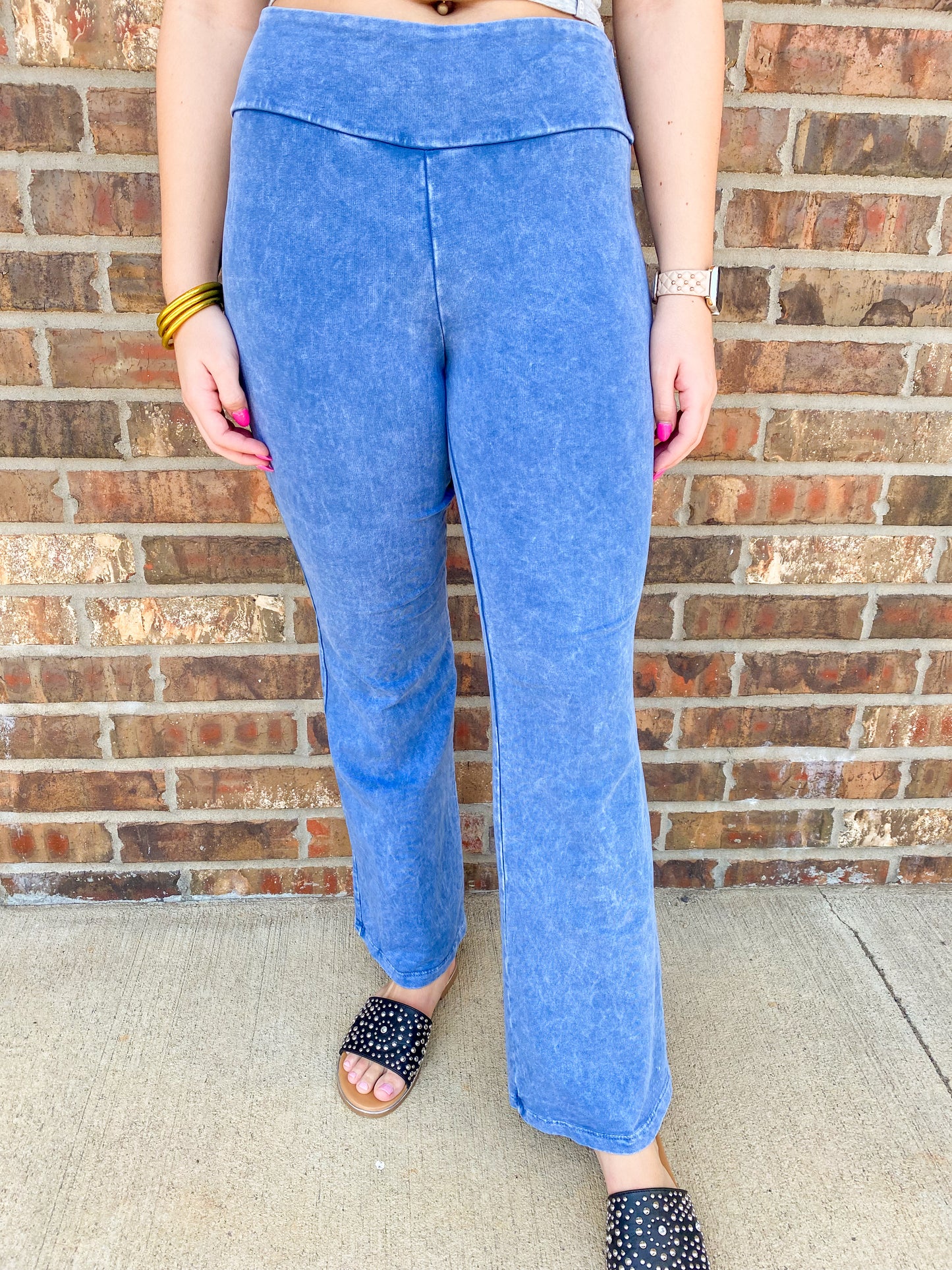 Mineral Washed Cropped Capri Stretch Pants